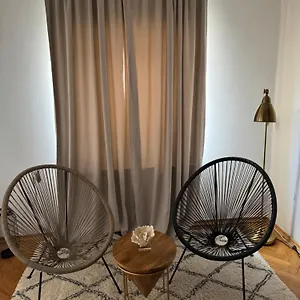  Апартаменты T&S Apartments With Free Parking
